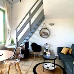 Renovated 2 Bedroom Duplex In The Center Of * أنتيب