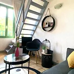 شقة Renovated 2 Bedroom Duplex In The Center Of أنتيب