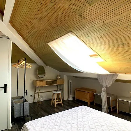 شقة Renovated 2 Bedroom Duplex In The Center Of *